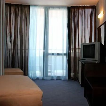 Sunny Bay 3* بوموري