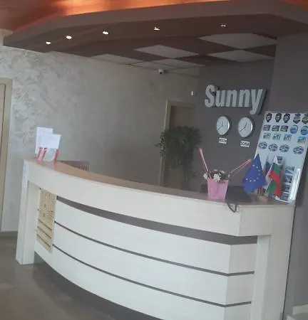 Sunny Bay بوموري